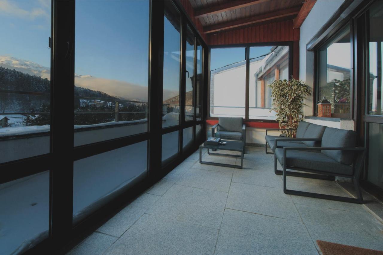 Apartment View Ap With Parking And 2 Bathrooms Sinaia
