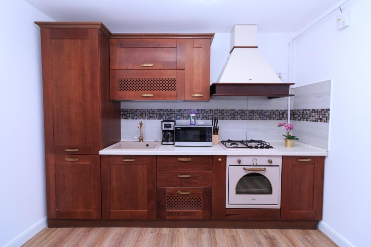 Apartment View Ap With Parking And 2 Bathrooms Sinaia