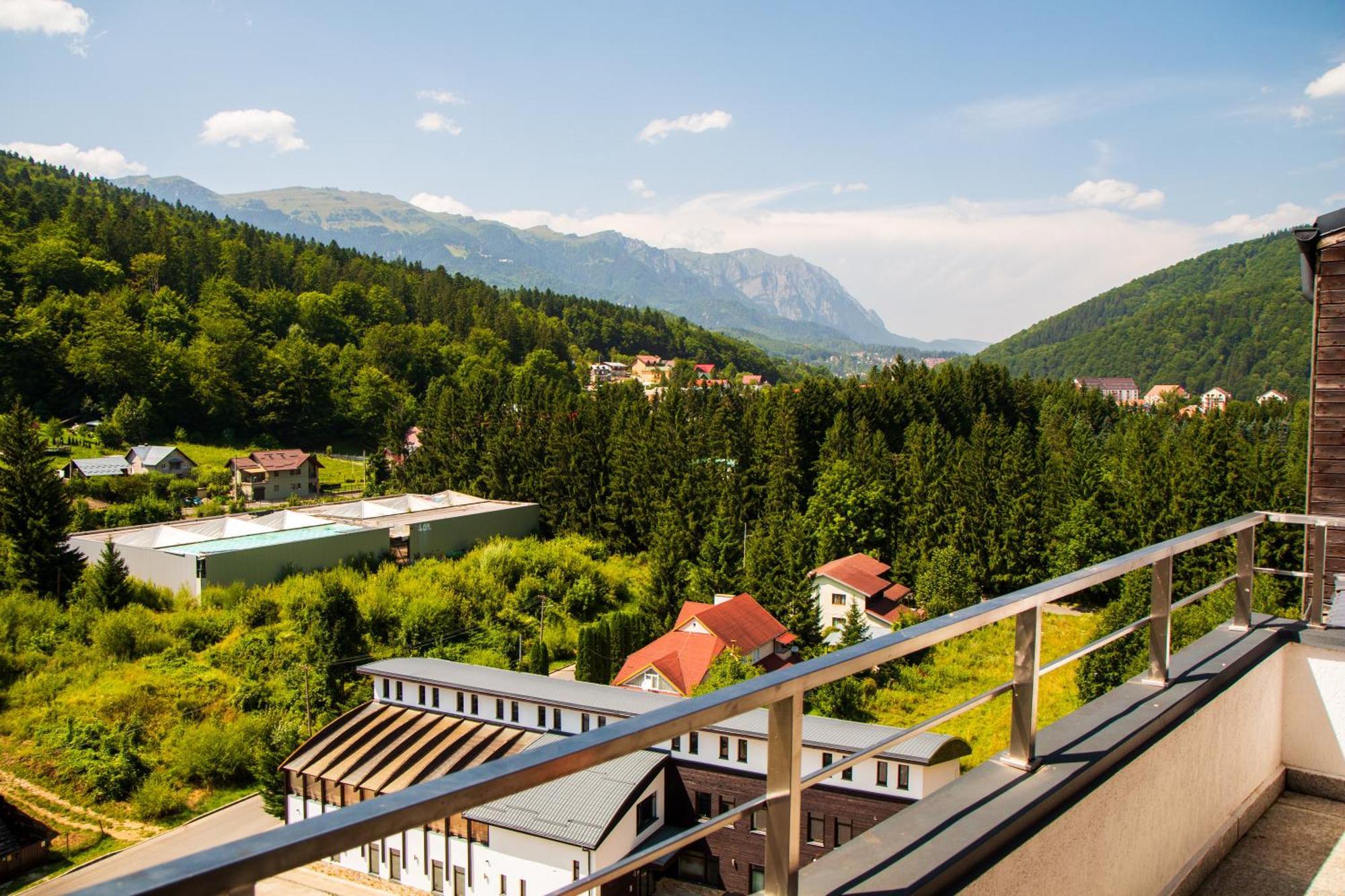Apartment View Ap With Parking And 2 Bathrooms Sinaia